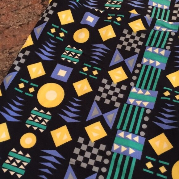 TC NWOT LuLaRoe Leggings AA22 3217 - Picture 2 of 3